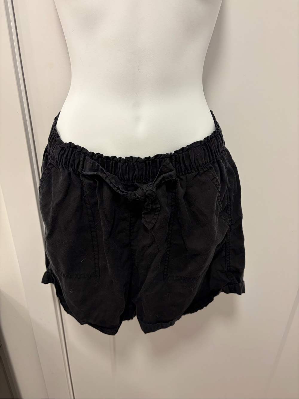 Streetwear Society Black High-Waist Elastic Drawstring Shorts